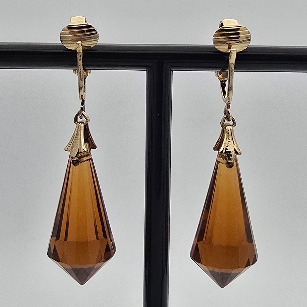 Vintage Emmons Amber Glass Earrings Dangle Clip On Gold Tone Faceted Drop